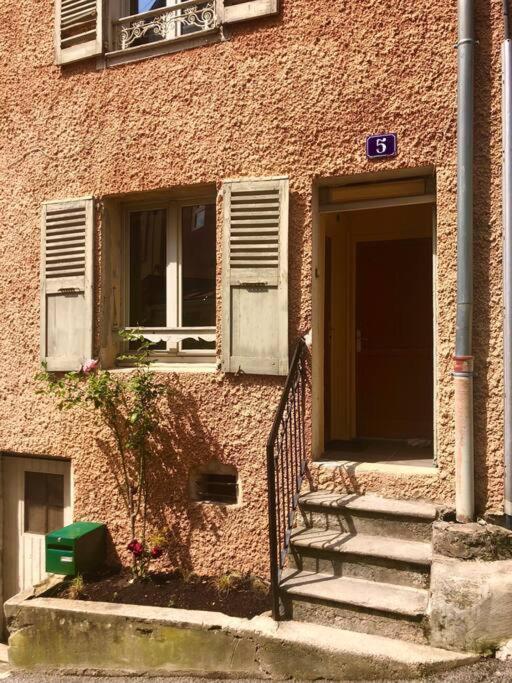 Charmant Logement & Terrasse Au Centre Historique Saint-Claude Ngoại thất bức ảnh